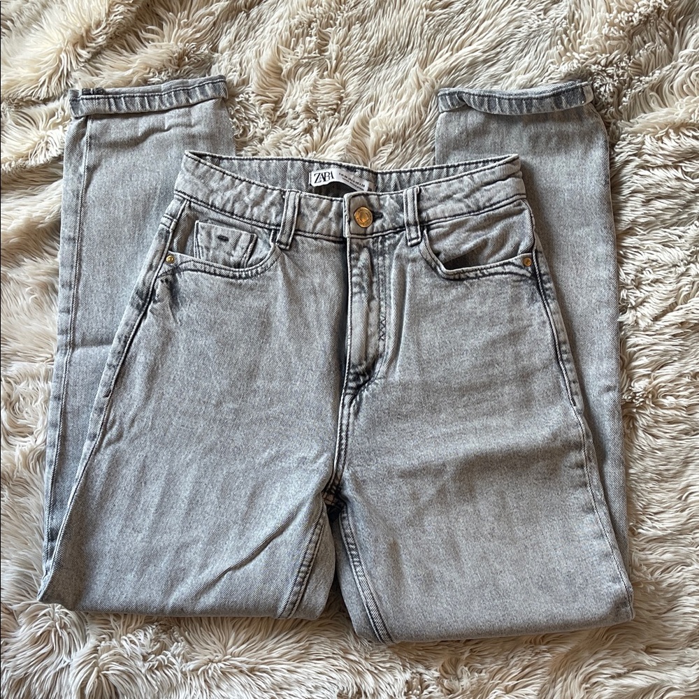 Zara Women's Distressed Gray High Rise Jeans